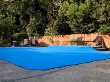 Katchaleaf pool leaf cover in blue.