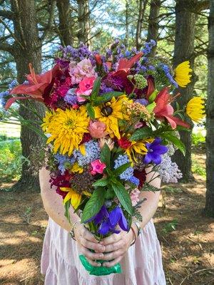 A classic mixed bouquet