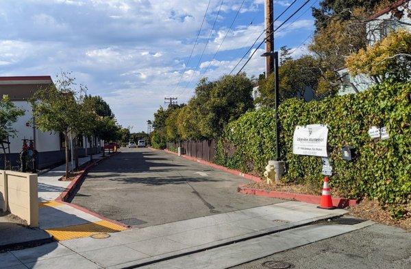 Driveway to school from Vista Ave