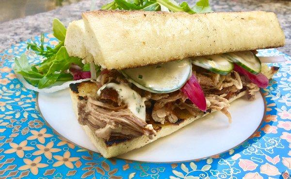 Pulled Pork Sandwich with garlic-chive aioli