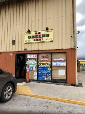 Maui Greens Market, one of the many tenants - VN