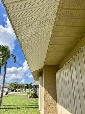 Soffit and fascia repair in Cape Coral Florida