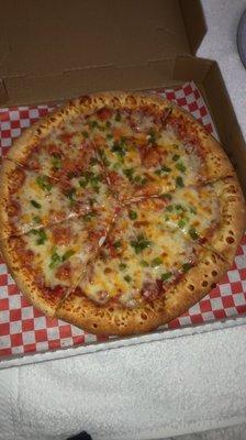 Cheese pizza with green pepper