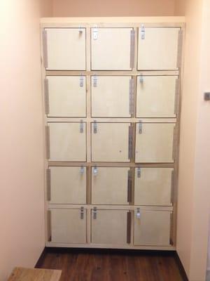 plenty of lockers with metal clamps for your own locks