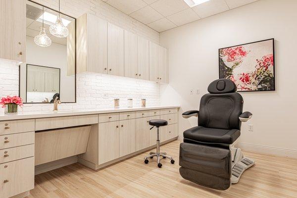 Exam Room used for consultations, injections or procedures done by plastic surgeon Dr. Jason K Potter or other members of the A|S Team