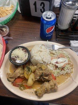 Pollo Guisado