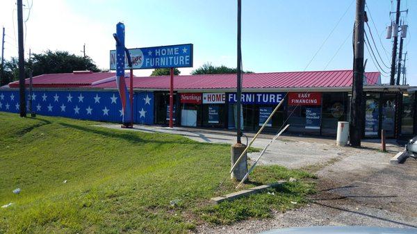 Side of store facing Clay Road