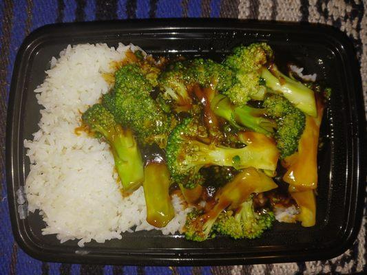 Broccoli with garlic sauce and white rice.