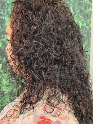 Curly perm long hair Spiral.