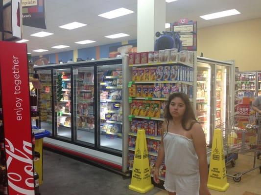 Tienda de abarrotes cerca del aeropuerto