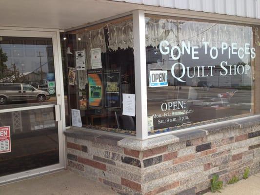 Gone To Pieces Quilt Shop