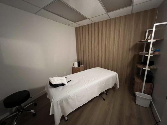 Our MetaTouch treatment rooms are a serene places of healing.