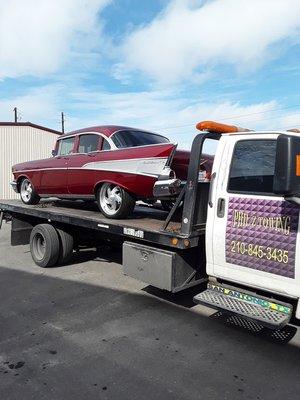 Flatbed tow Potranco, Hwy151, (210)845-3435
Phil Z Towing