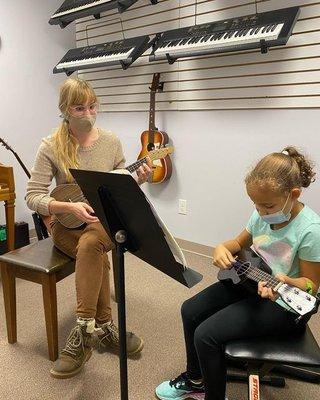 Student learning ukulele at Lakewood Music Academy in Lakewood, OH