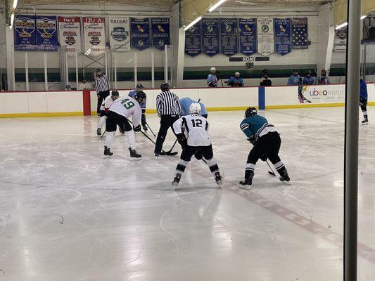 Bronze League Hockey ready for the puck drop!