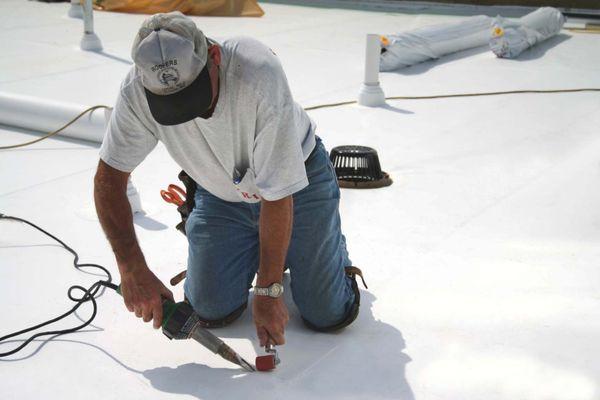 Pioneered Hot-Air Welded roofs in 1982