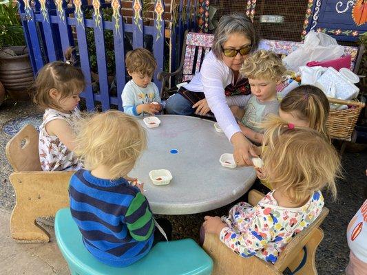 Painting eggs