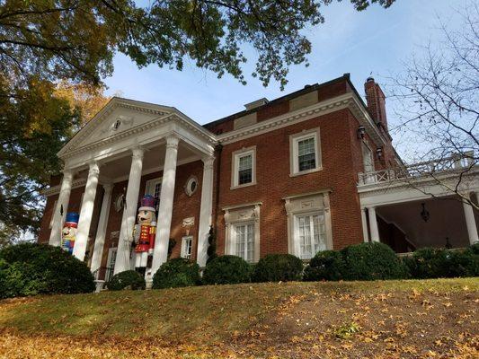 WV governor's office w/ nucrackers out front