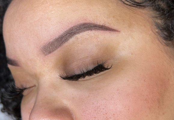 Ombré (powder) brow