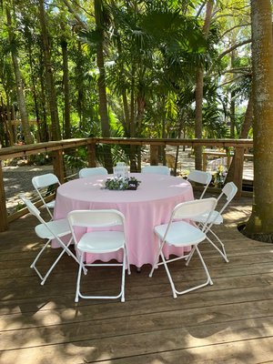 Round table 60", white plastic chairs and more