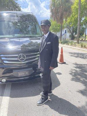 B&W Ancrum Limo Service