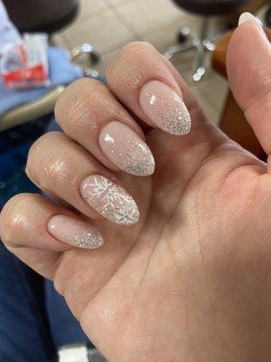 Ombré almond shaped mani