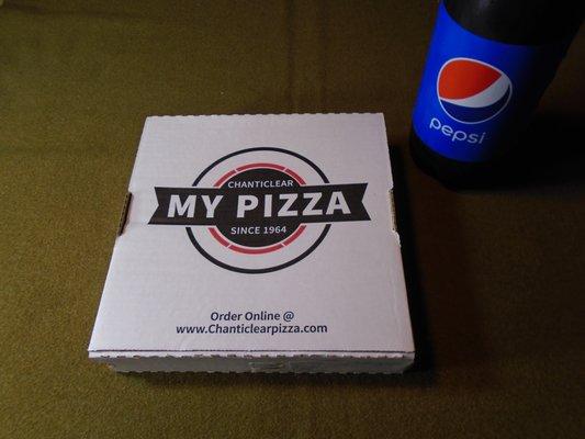 My pizza & soda arrived!!!