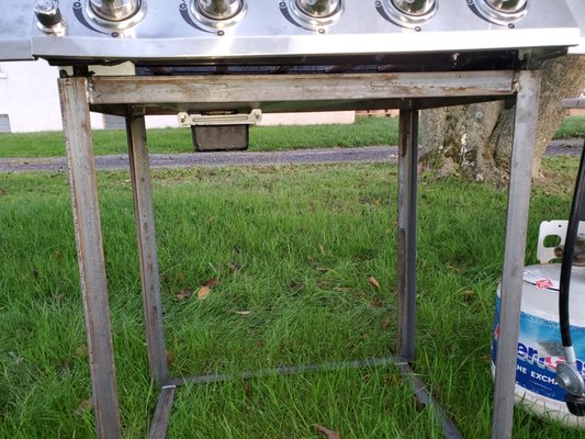 Grill stand