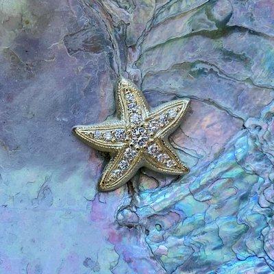 18K Pavé Diamond Starfish Pendant