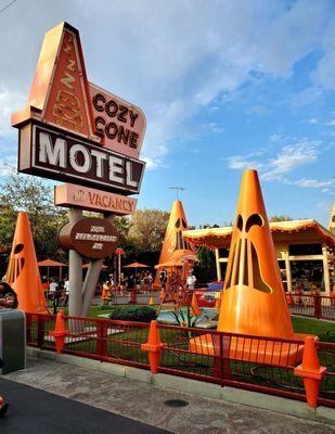 2021 Halloween Decor at Cozy Cone Hotel!