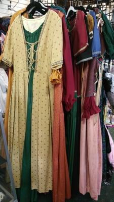 They make medieval clothes