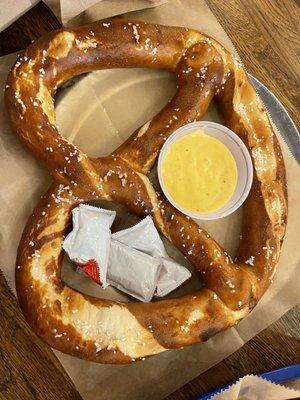 Large pretzel