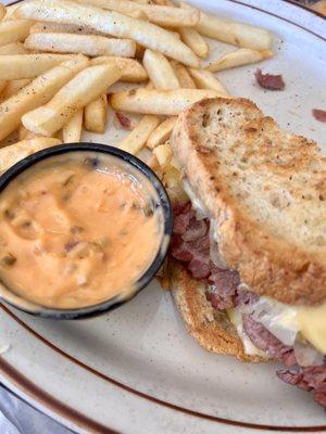 Gf corned beef Reuben