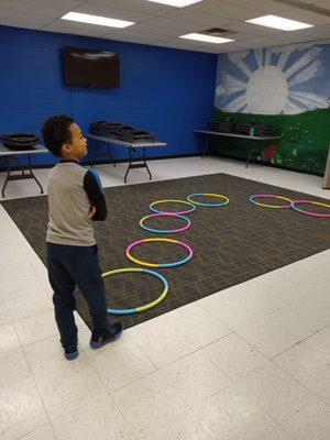 Spanish Hoolah Hoop game for reinforcement in Spanish!