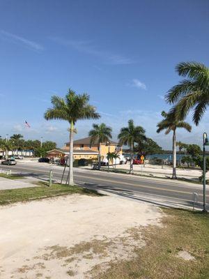 Tiki bar with live music and fresh caught fish daily