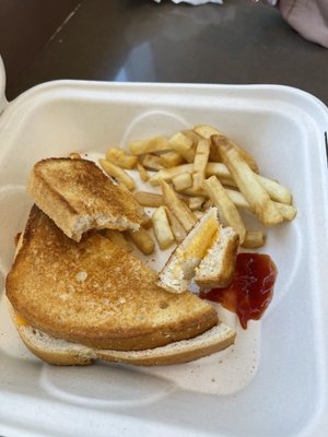 Grilled cheese with fries