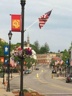 Main St in Marlborough. Earthsong Yoga is located in the Corey Building, next door to Main St Cafe.