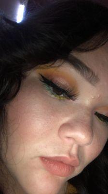 This is just a little sunset look with yellow and green under the eye .. hope you like it