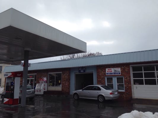 Town Mart ll Gas Station & C Store with Auto shop/ State Inspection.