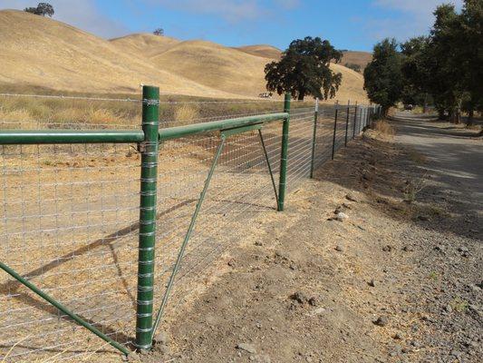 3x3 horse Fence with Southwest Fence all-driven brace