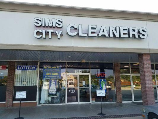 Front Entrance of Sims City Cleaners