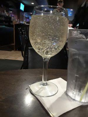 White wine spritzer