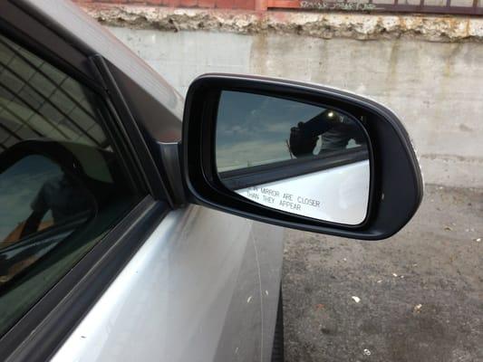 Brand spanking new mirror. Thanks auto mirrors LA