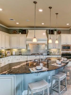 Expansive kitchen