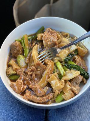 Beef with Chinese broccoli with Rice noodles.