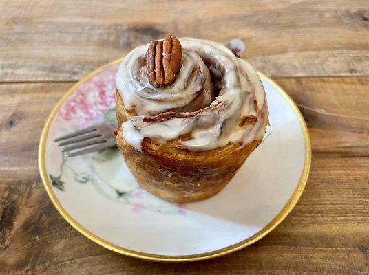 Cinnamon pecan cruffin