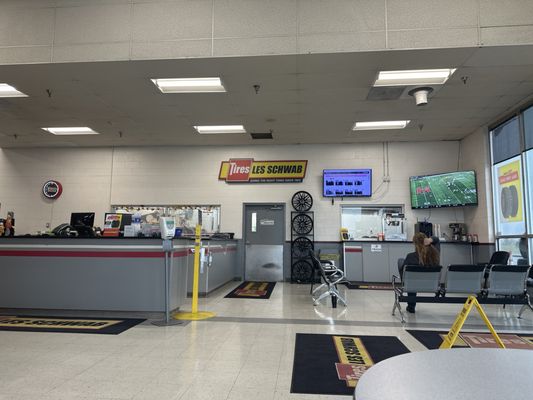 Les Schwab Tire Center