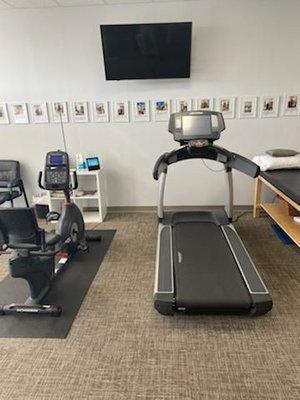 Treadmill and cycling area