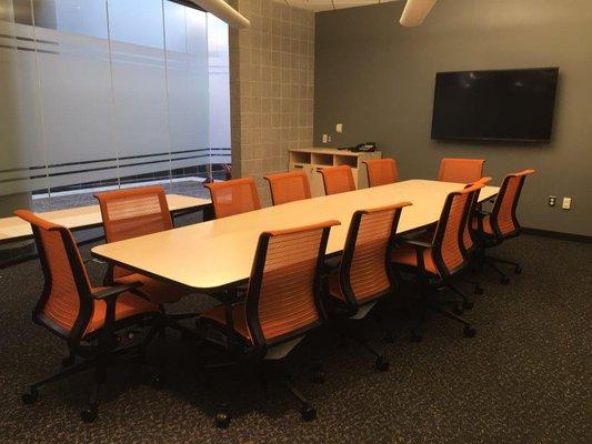 VT401 - Small executive boardroom with seating for 12.