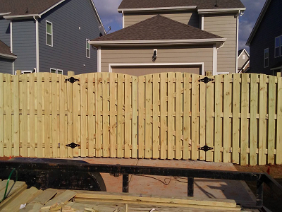 Shadowbox Semi Privacy Wood Fence